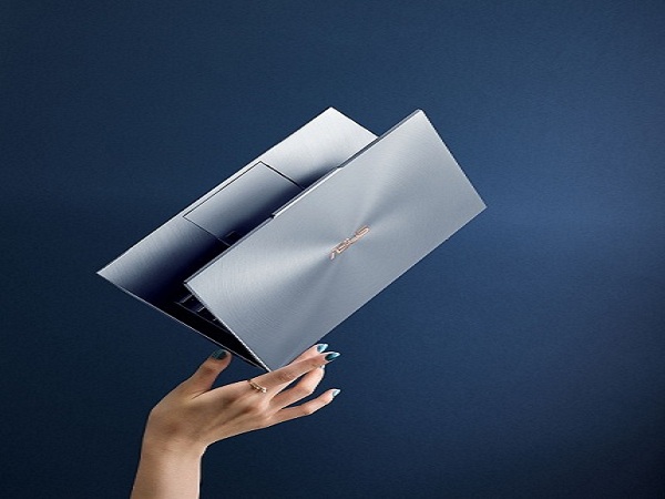 Asus giới thiệu laptop có tai thỏ ngược đầu tiên trên thế giới