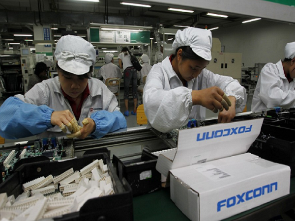 Foxconn cắt giảm 50.000 công nhân lắp ráp iPhone