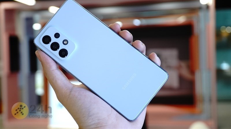  điện thoại màu xanh dương Samsung Galaxy A53 5G 