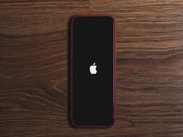 Pin yếu hoặc hỏng sẽ khiến iphone lên táo rồi tắt