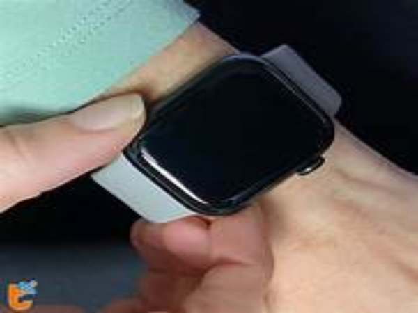 Cập nhật phần mềm khi màn hình apple watch không lên 