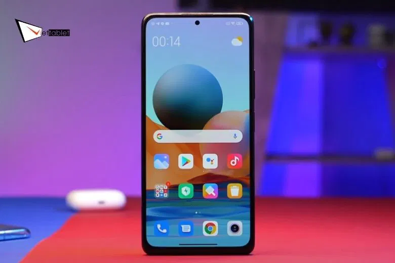  Màn hình: amoled vs lcd