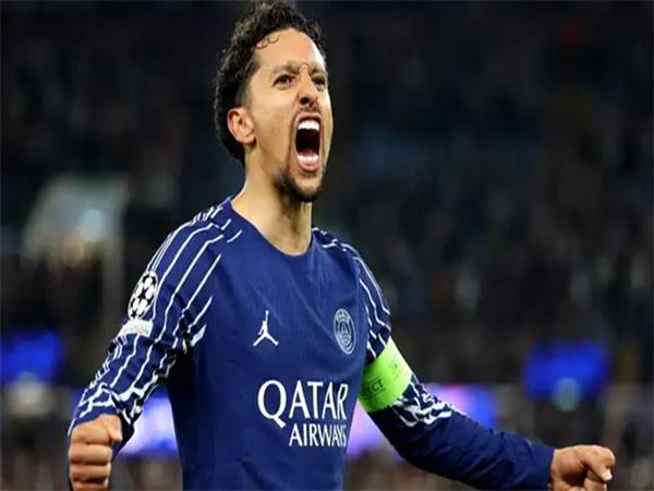 Những trung vệ hay nhất thế giới hiện tại và quá khứ