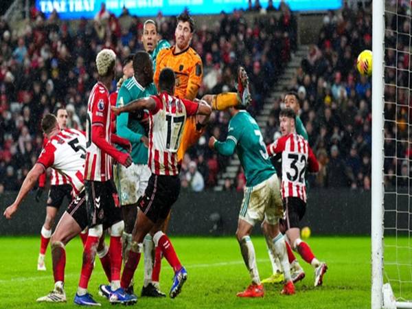 Van Dijk lên tiếng, bóng chết tiếp tục là vũ khí lợi hại